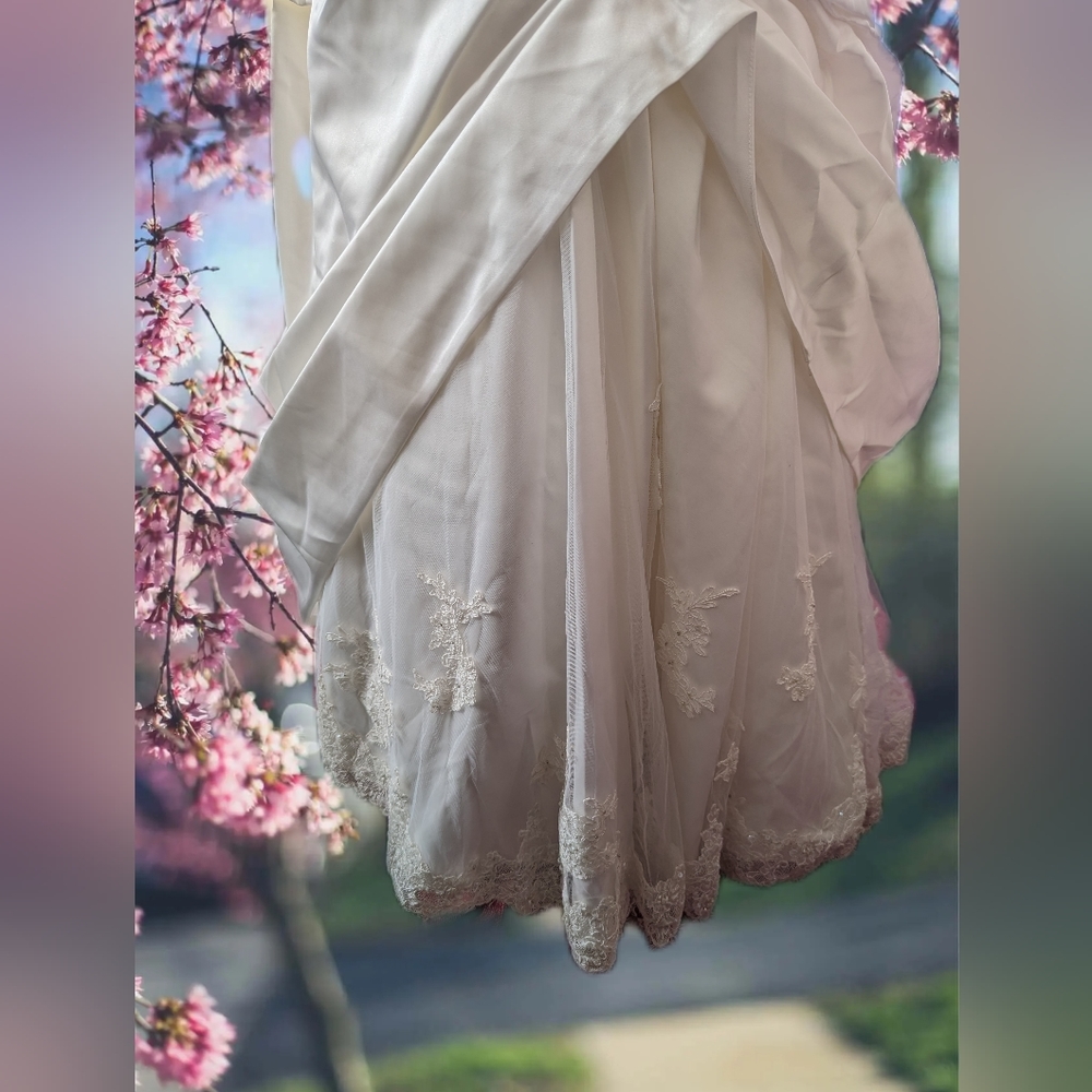 Wedding dresses - Picture 3 of 11